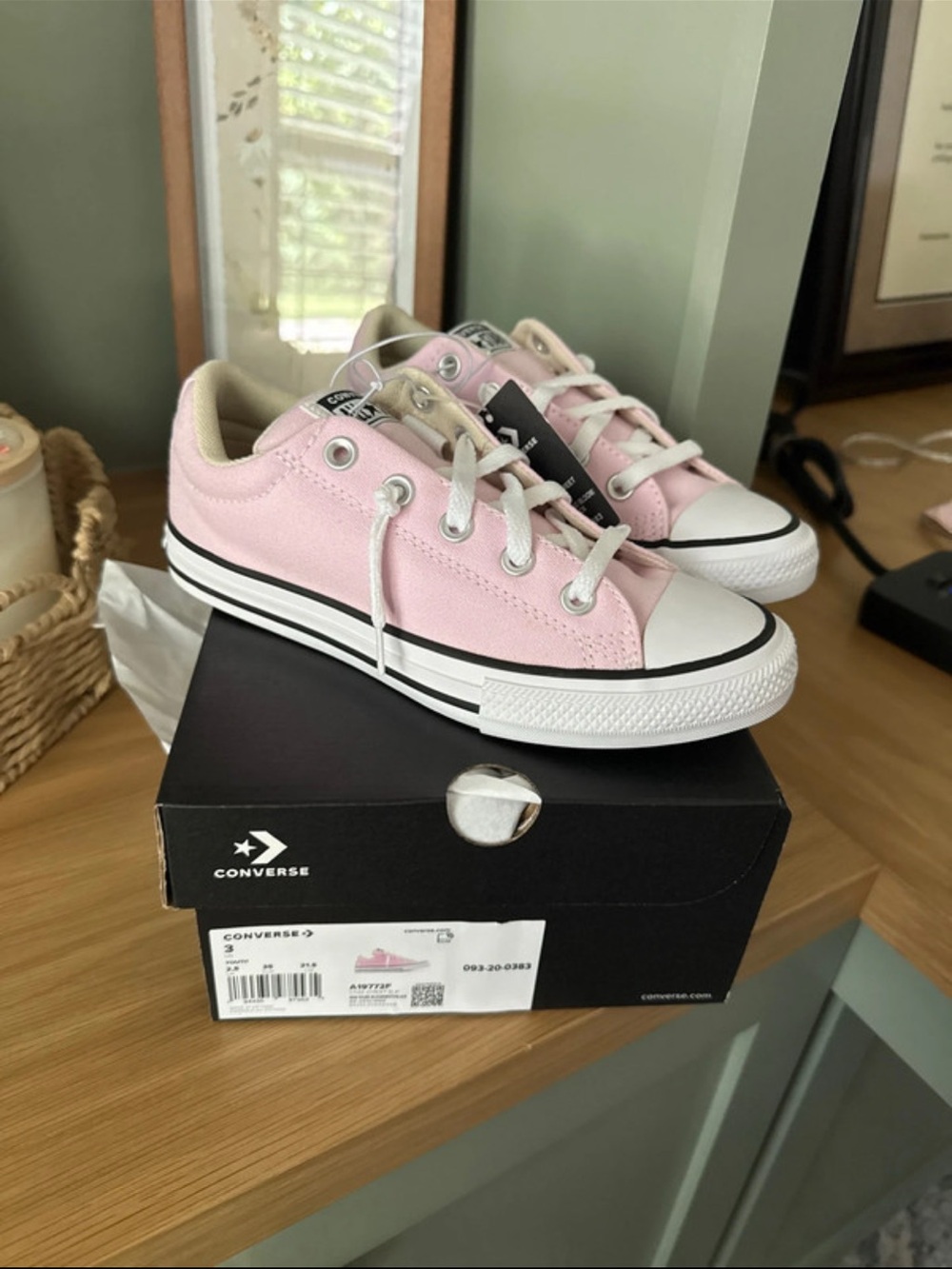 Converse Kids Pink Low-Top Canvas Sneakers